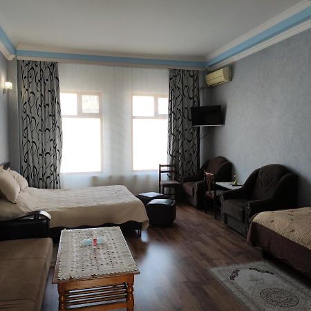 Dost Evi Motel Şǝki Buitenkant foto