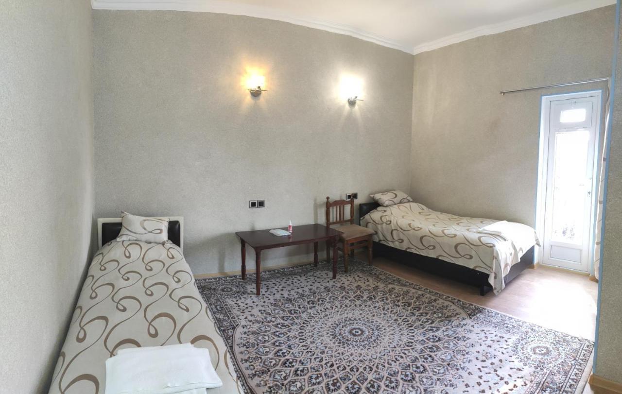 Dost Evi Motel Şǝki Buitenkant foto