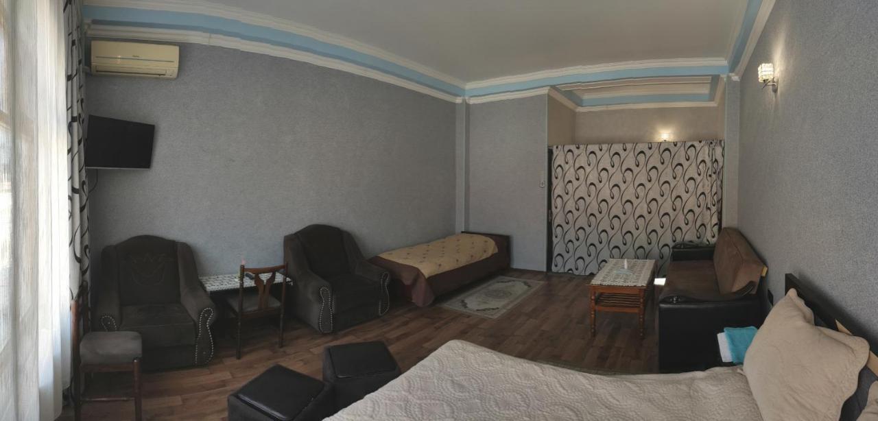 Dost Evi Motel Şǝki Buitenkant foto