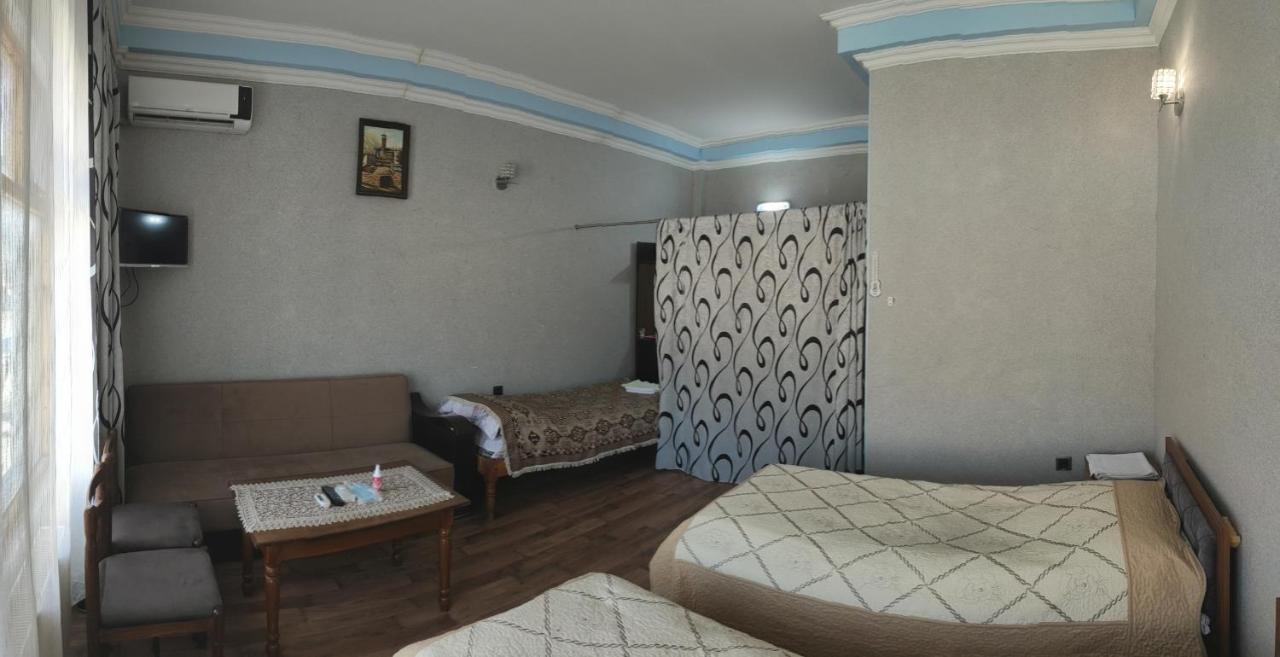 Dost Evi Motel Şǝki Buitenkant foto