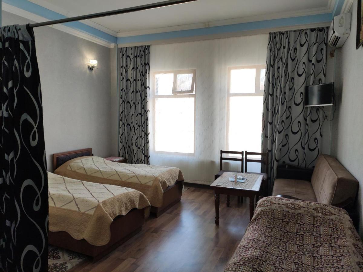 Dost Evi Motel Şǝki Buitenkant foto
