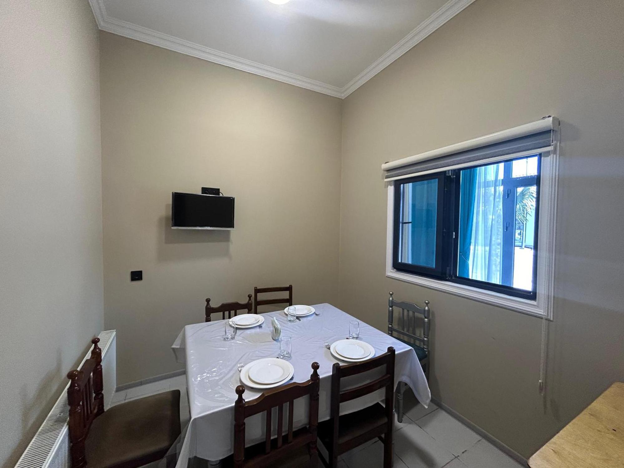 Dost Evi Motel Şǝki Buitenkant foto
