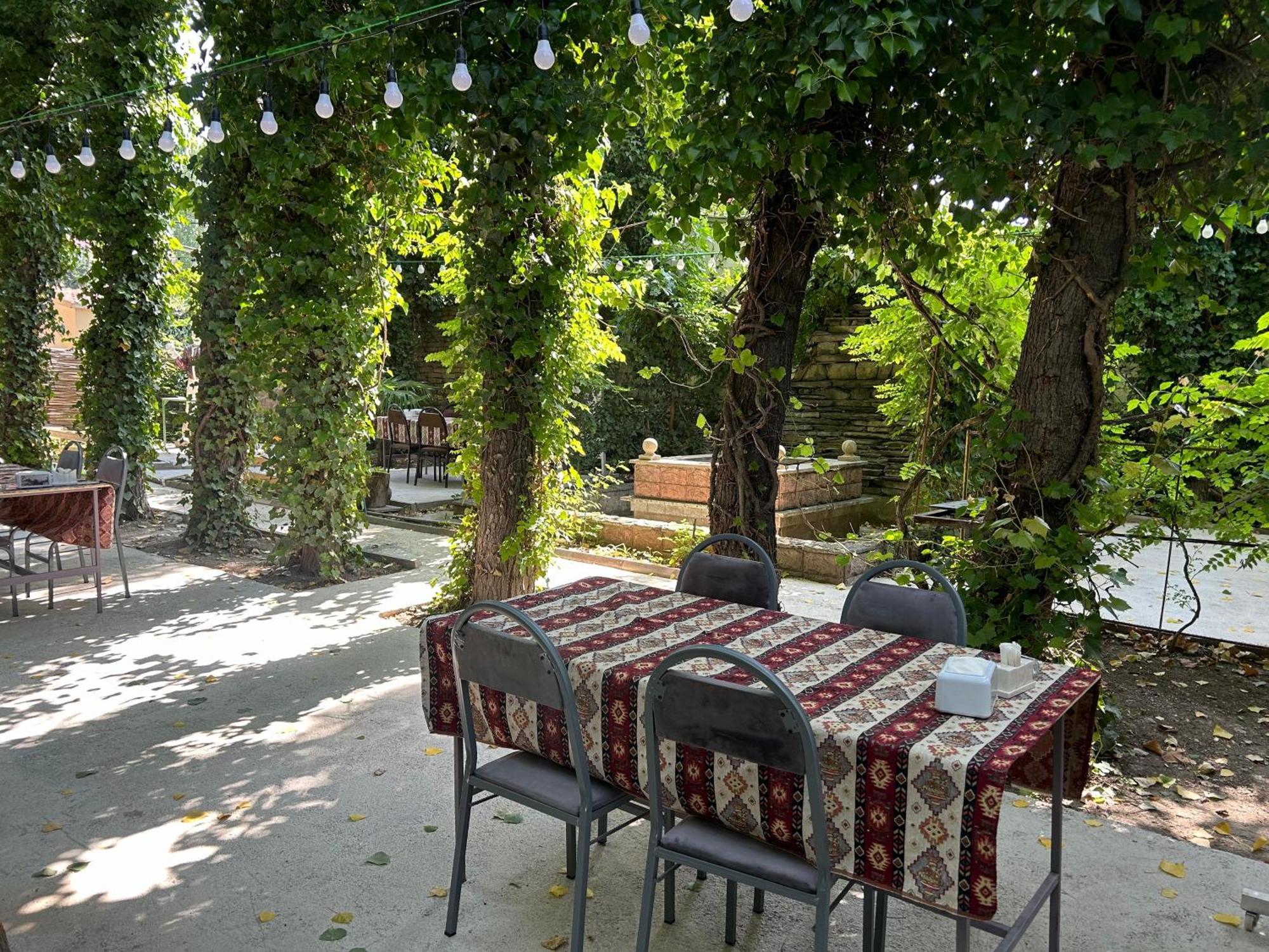 Dost Evi Motel Şǝki Buitenkant foto